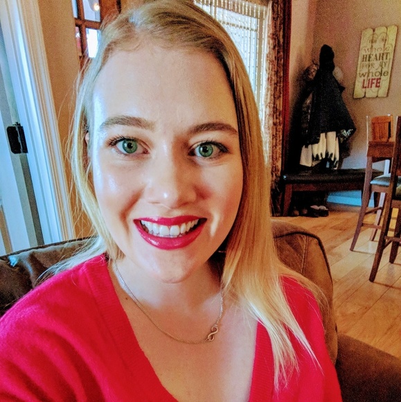 Meet your Posher, Brianna - Picture 3 of 4